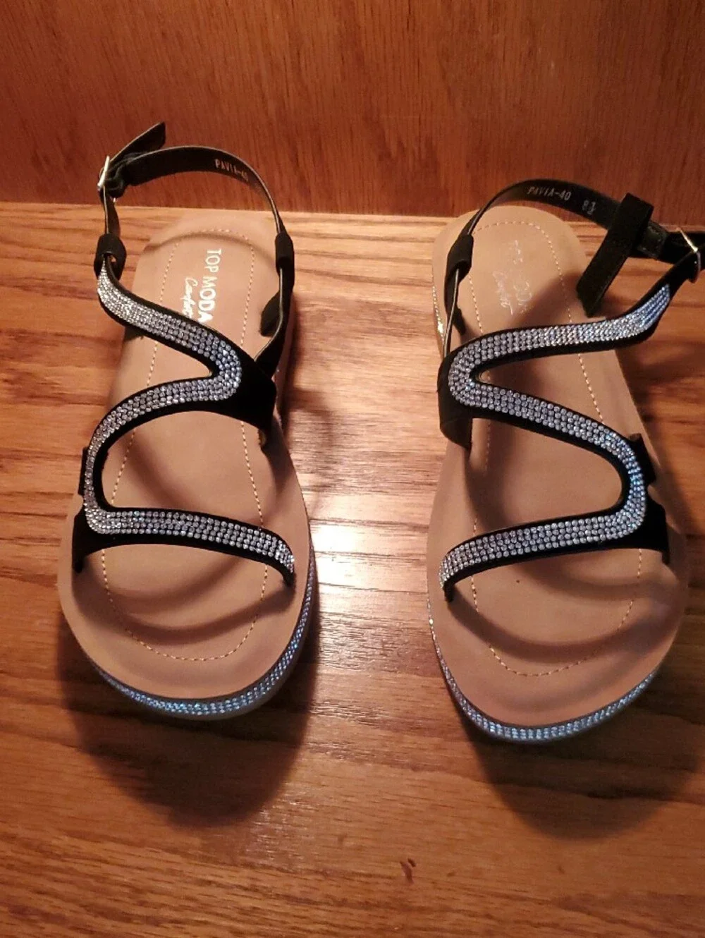 TOP Moda Black Rhinestone-Embellished Platform Sandals
